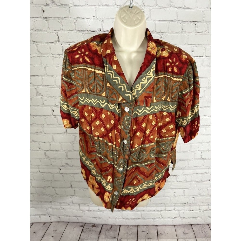 VTG Alix Taylor Short Sleeve Geometric Shoulder Padded Oyster Shell Button Up 18